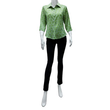 Load image into Gallery viewer, Joan Allen Button Detail Blouse