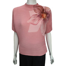 Load image into Gallery viewer, Co.lette Bloom Cube Pleated Top