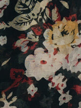 Load image into Gallery viewer, Anemone Shawl
