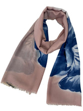 Load image into Gallery viewer, Peppermint Flower Shawl
