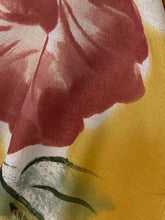 Load image into Gallery viewer, Peppermint Flower Shawl

