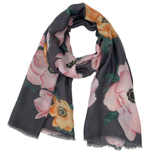 Load image into Gallery viewer, Poppy Flower Shawl
