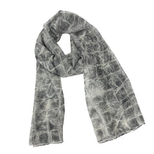 Load image into Gallery viewer, Two-tone Graphic Print Shawl
