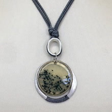 Load image into Gallery viewer, Circle Resin Pendant Necklace

