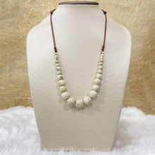 Load image into Gallery viewer, Beaded Necklace
